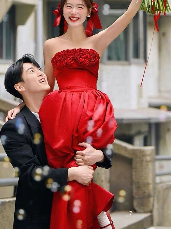 2025 New Red Strapless Floral  - đánh giá và giá Photography Street